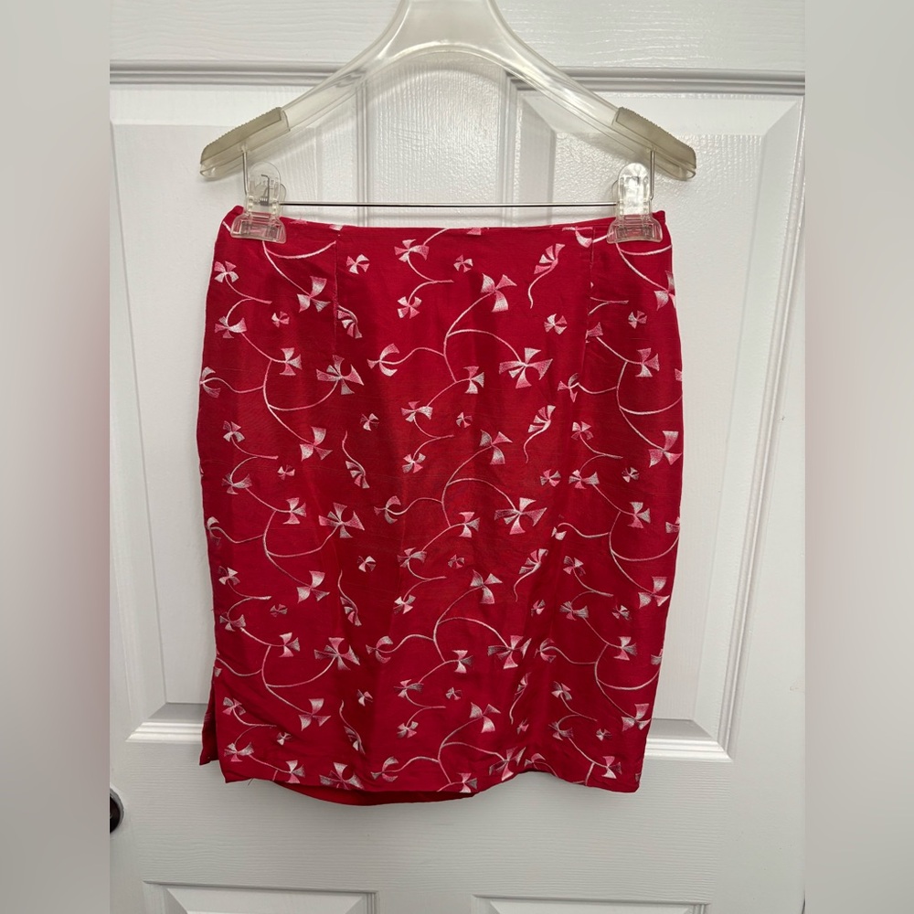 RARE Tibi Hyland Red Embroidered Floral 100% Silk Lined Pencil Skirt, Sz 4